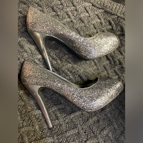 Michael Sparkle Heels Stunning 🤩!!!! Size 10 - Picture 3 of 8